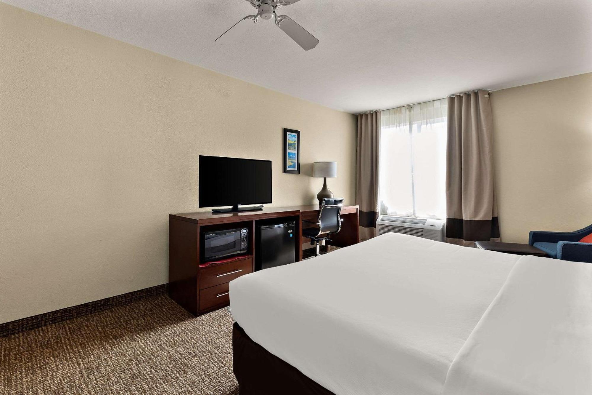Comfort Inn & Suites Sequoia Kings Canyon Three Rivers Exterior photo