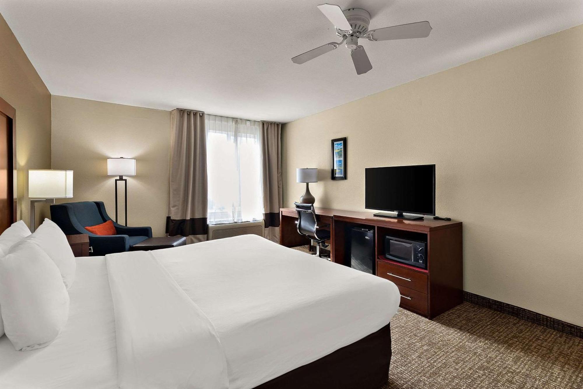 Comfort Inn & Suites Sequoia Kings Canyon Three Rivers Exterior photo