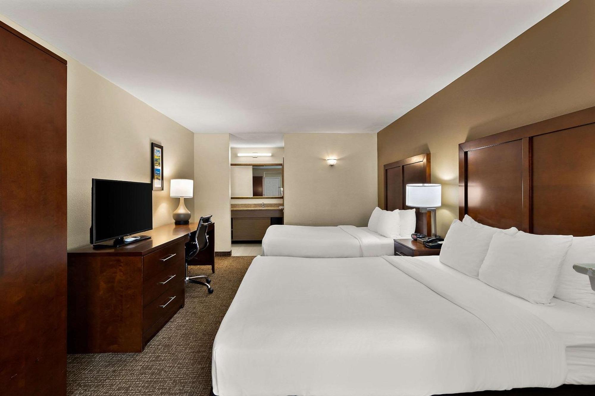 Comfort Inn & Suites Sequoia Kings Canyon Three Rivers Exterior photo