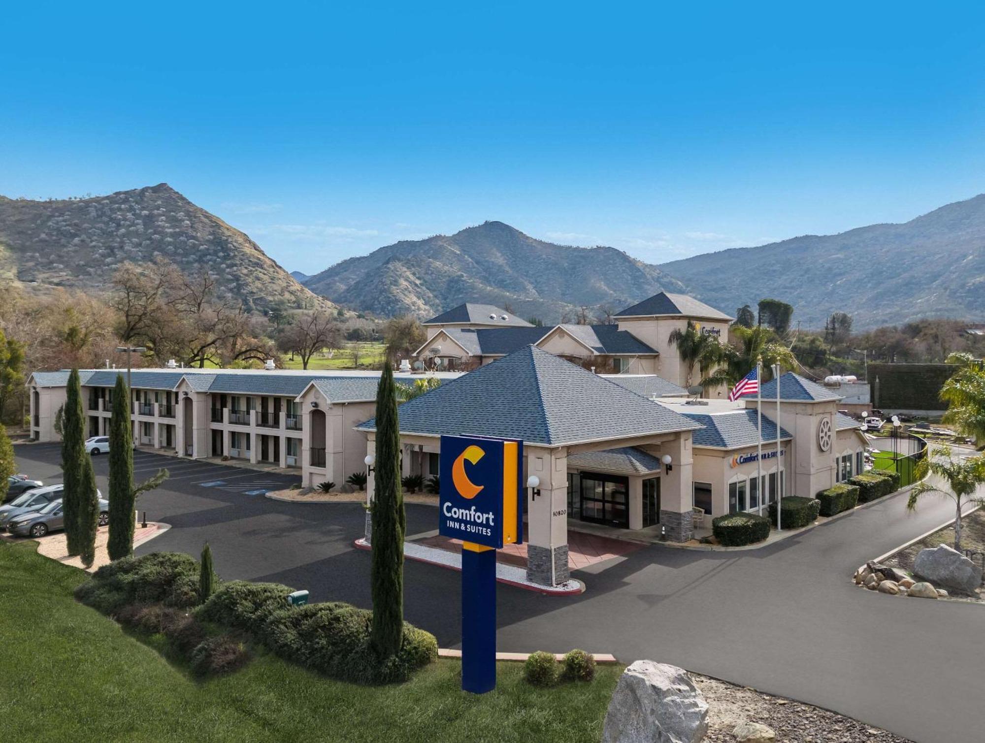 Comfort Inn & Suites Sequoia Kings Canyon Three Rivers Exterior photo
